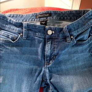 White House Black Market Blanc Blue Jeans 4R